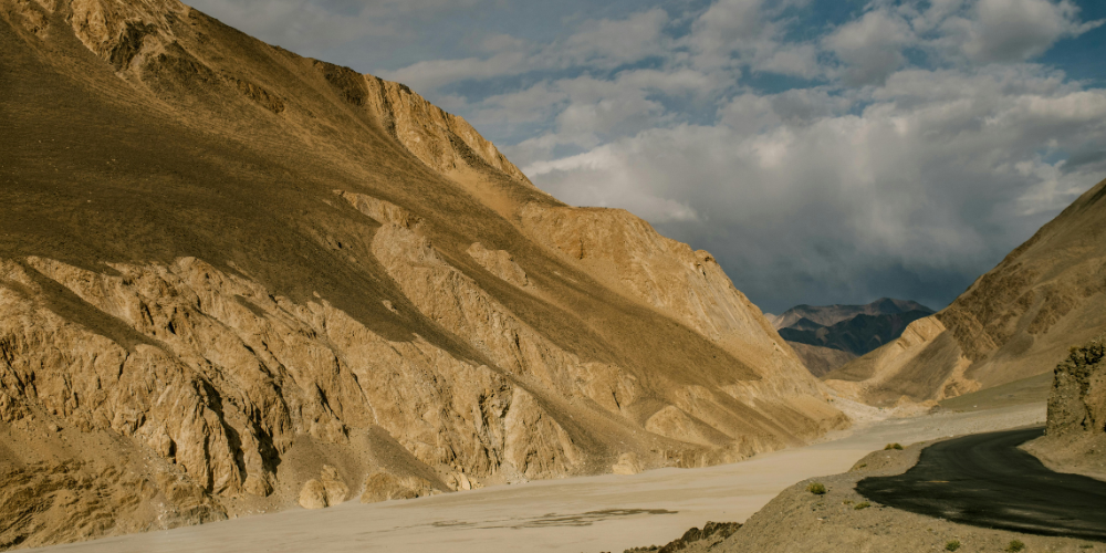 Majestic Ladakh: A 5-Day Himalayan Adventure - Image 5 | Sky Globals