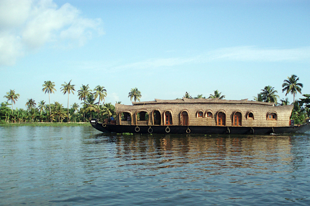 Enchanting Kerala: 5-Day Tour Package - Image 7 | Sky Globals