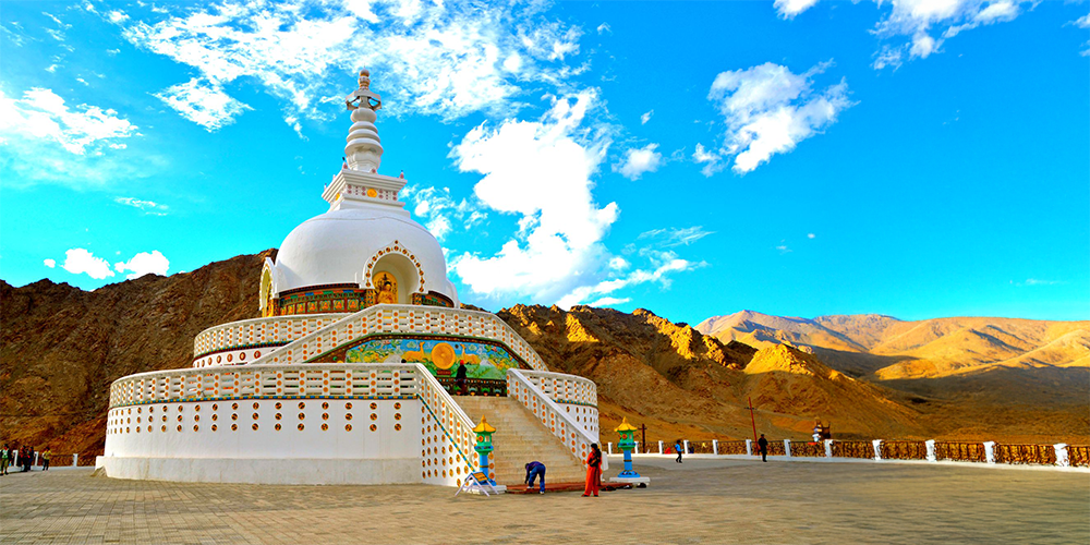 Majestic Ladakh: A 5-Day Himalayan Adventure - Image 2 | Sky Globals
