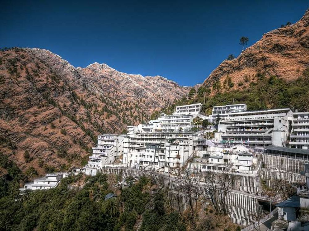Vaishno Devi Darshan with Kashmir - Jammu and Kashmir Tour Package | Sky Globals