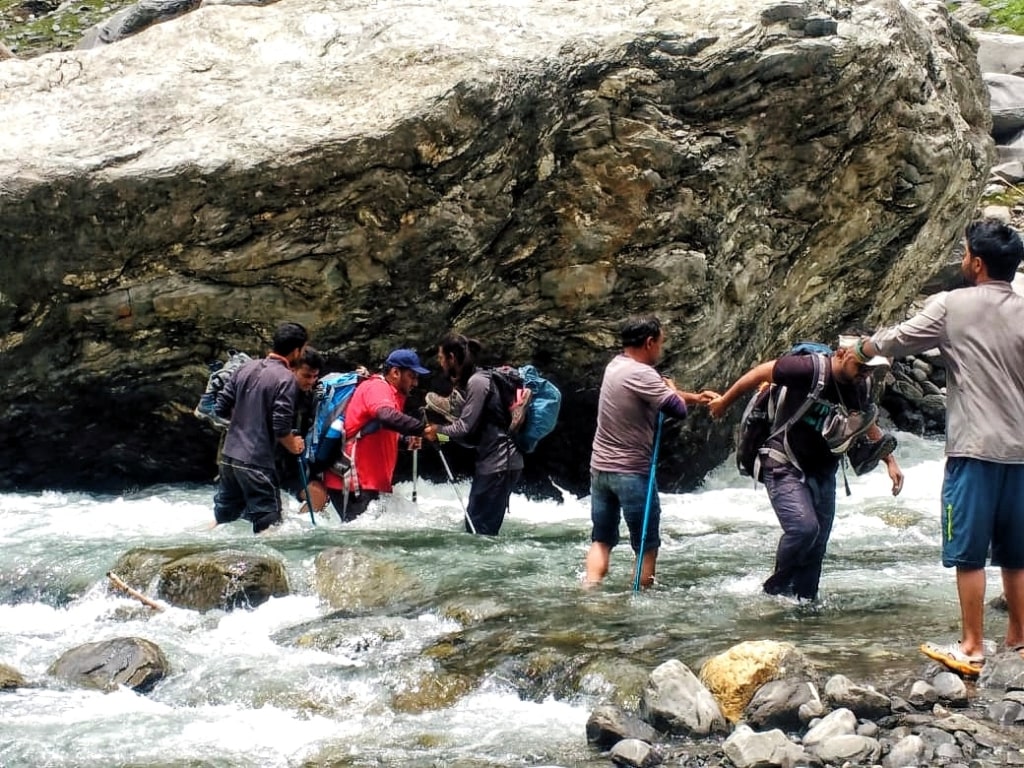Hampta Pass Crossover & Chandratal - Image 3 | Sky Globals