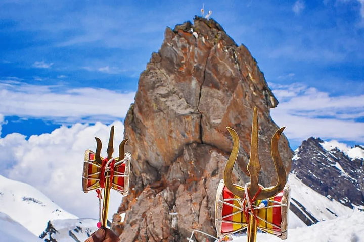 Shrikhand Mahadev Sacred Expedition: Shimla to Shivling Summit - Image 10 | Sky Globals
