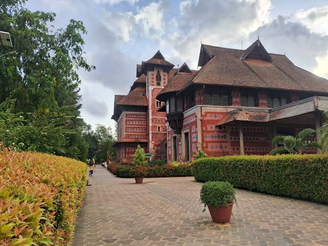 From Munnar Heights to Kovalam Waves - Image 15 | Sky Globals