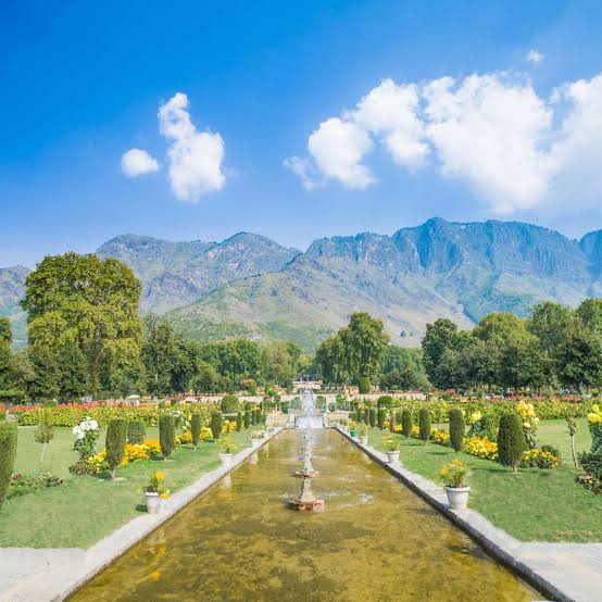 Explore Kashmir For  6-Days - Image 3 | Sky Globals
