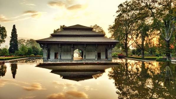 Explore Kashmir For  6-Days - Image 2 | Sky Globals