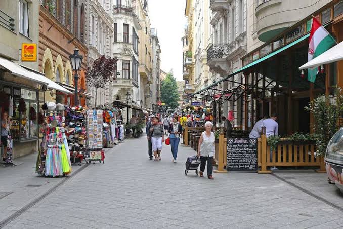 Budapest, Vienna, and Prague - Image 2 | Sky Globals
